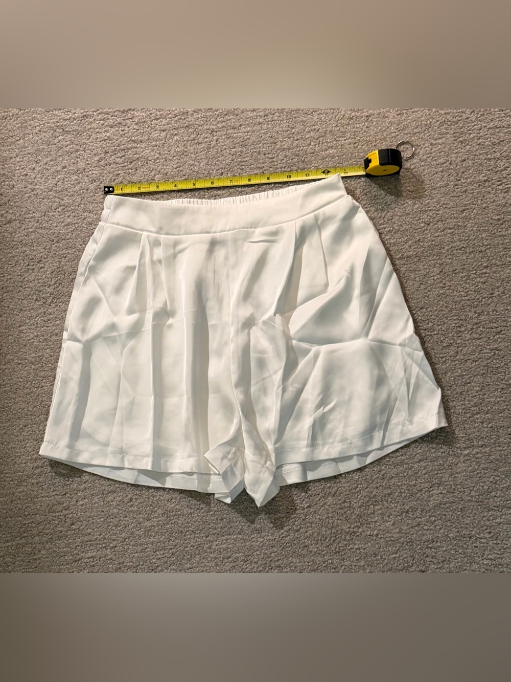 High-Waist White Satin Pleated Women's Shorts elastic waist pull on small